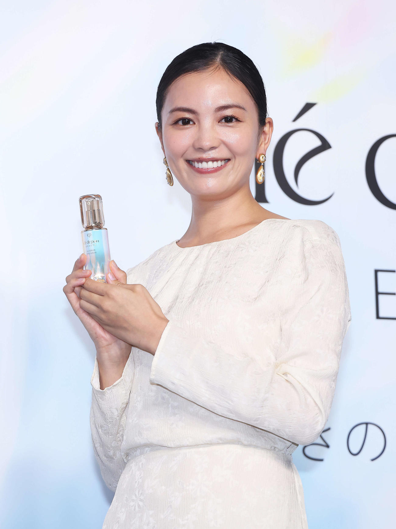 クレ・ド・ポー　ボーテ期間限定POPUPイベント「輝きの原点にもどる鍵」フォトコールで笑顔を見せる矢野未希子（撮影・河田真司）