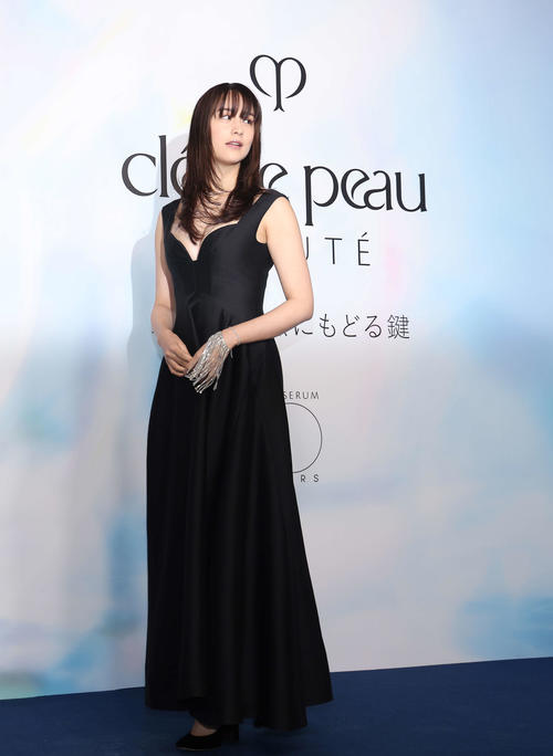 クレ・ド・ポー ボーテ期間限定POPUPイベント「輝きの原点にもどる鍵」フォトコールに臨む山本美月(撮影・河田真司)