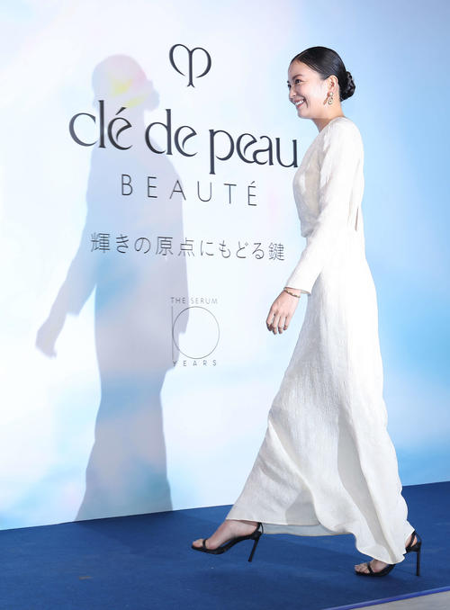 クレ・ド・ポー ボーテ期間限定POPUPイベント「輝きの原点にもどる鍵」フォトコールに臨む矢野未希子(撮影・河田真司)