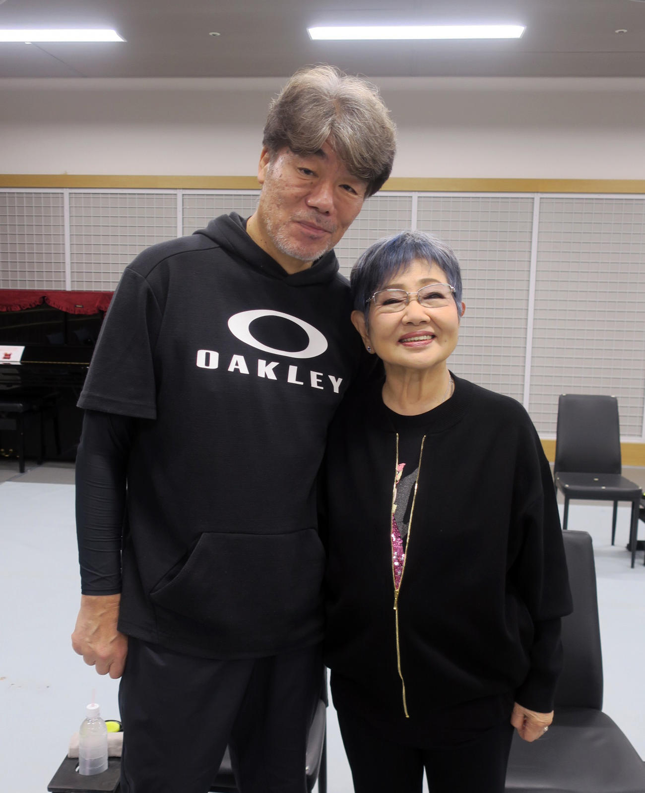 朗読劇「すぐ死ぬんだから」けいこ場取材会で。左から、村田雄浩、泉ピン子
