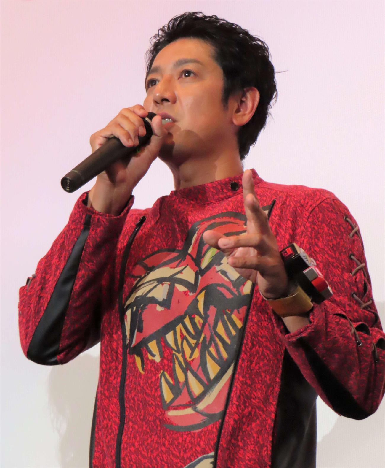映画「爆竜戦隊アバレンジャー20th　許されざるアバレ」完成披露舞台あいさつに登壇した西興一朗