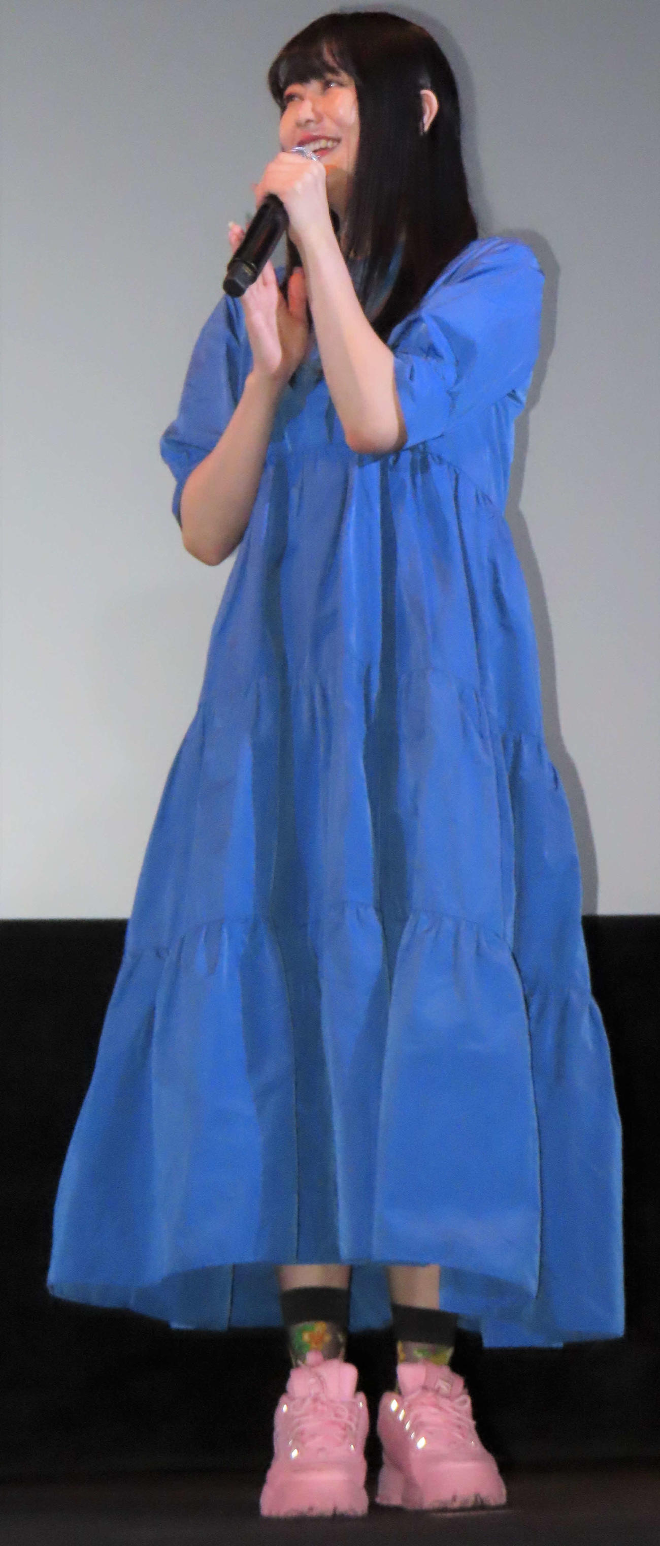映画「きみとまた」公開記念舞台あいさつに出席した冨手麻妙