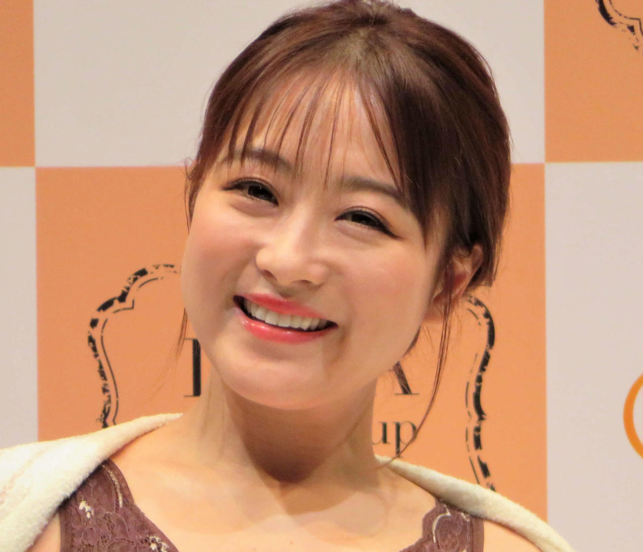 鈴木奈々（2021年撮影）