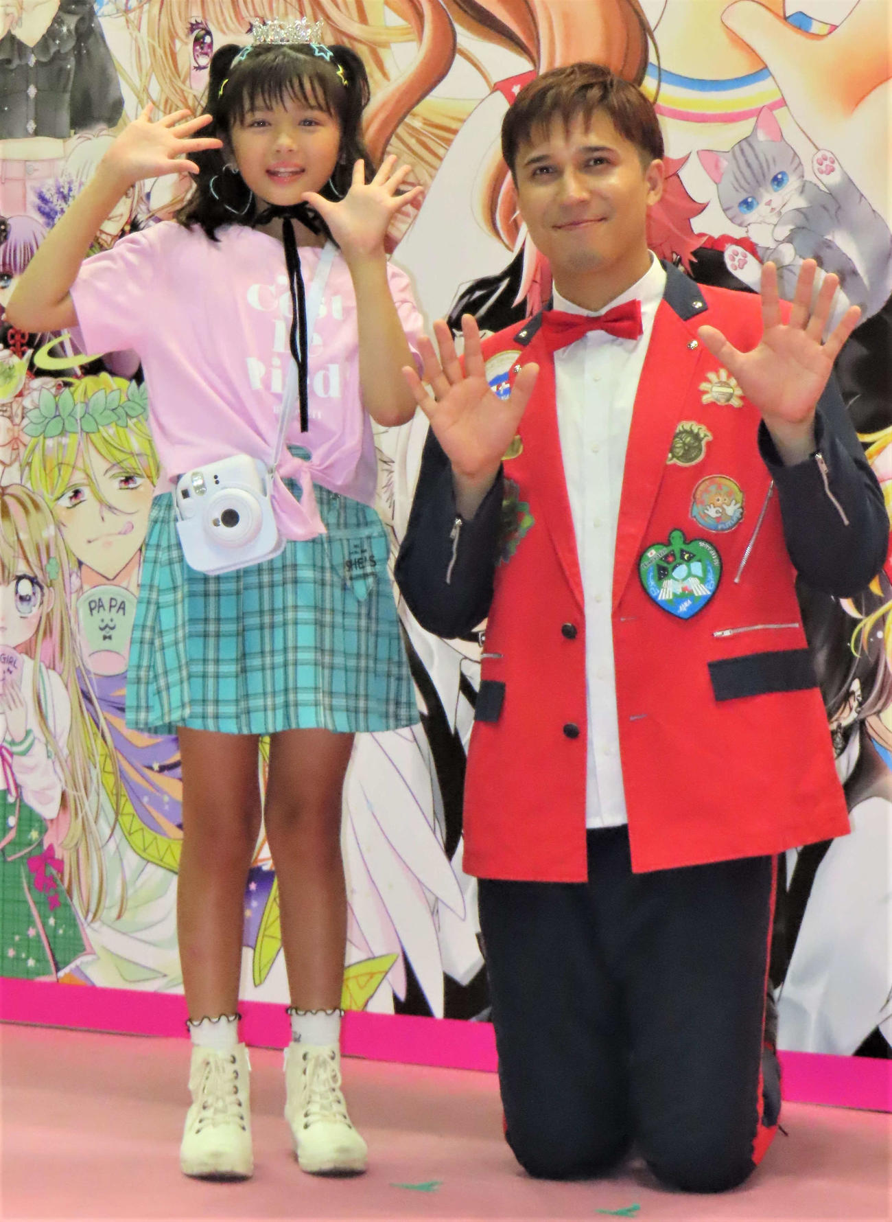 「ちゃおガール2023☆オーディション」でグランプリに輝いた、めいささん（左）と木村昴