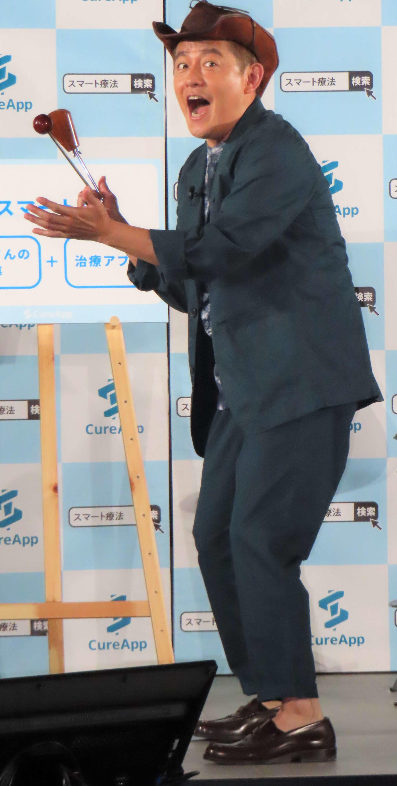 「ハンバーグ師匠」スタイルで再登場したスピードワゴンの井戸田潤