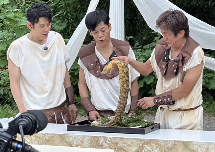 NHK Eテレ「名将たちの勝負メシ」に出演するネプチューン。左から原田泰造、名倉潤、堀内健