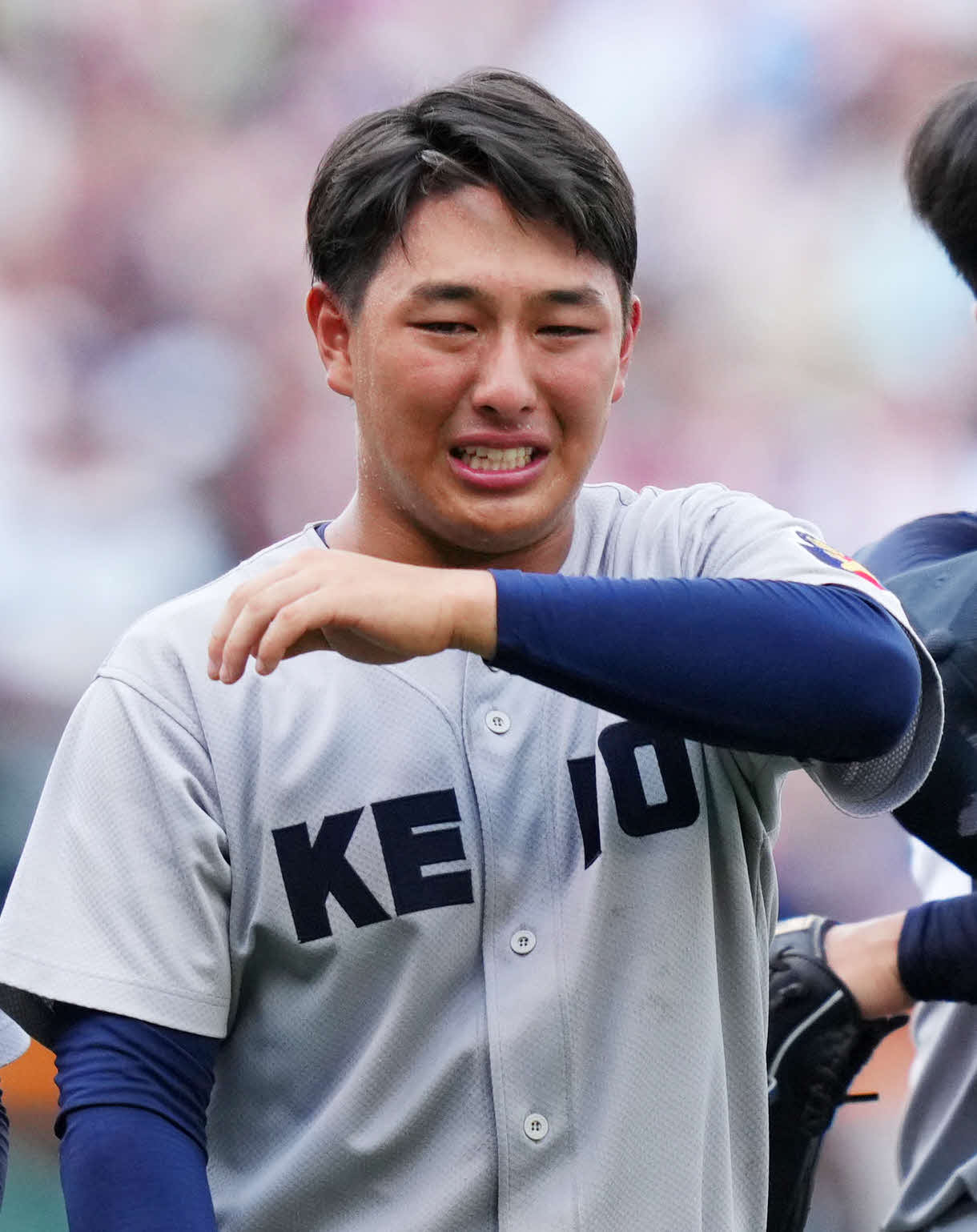 8月23日、慶応対仙台育英　優勝を果たし涙を流す慶応・清原（撮影・横山健太）