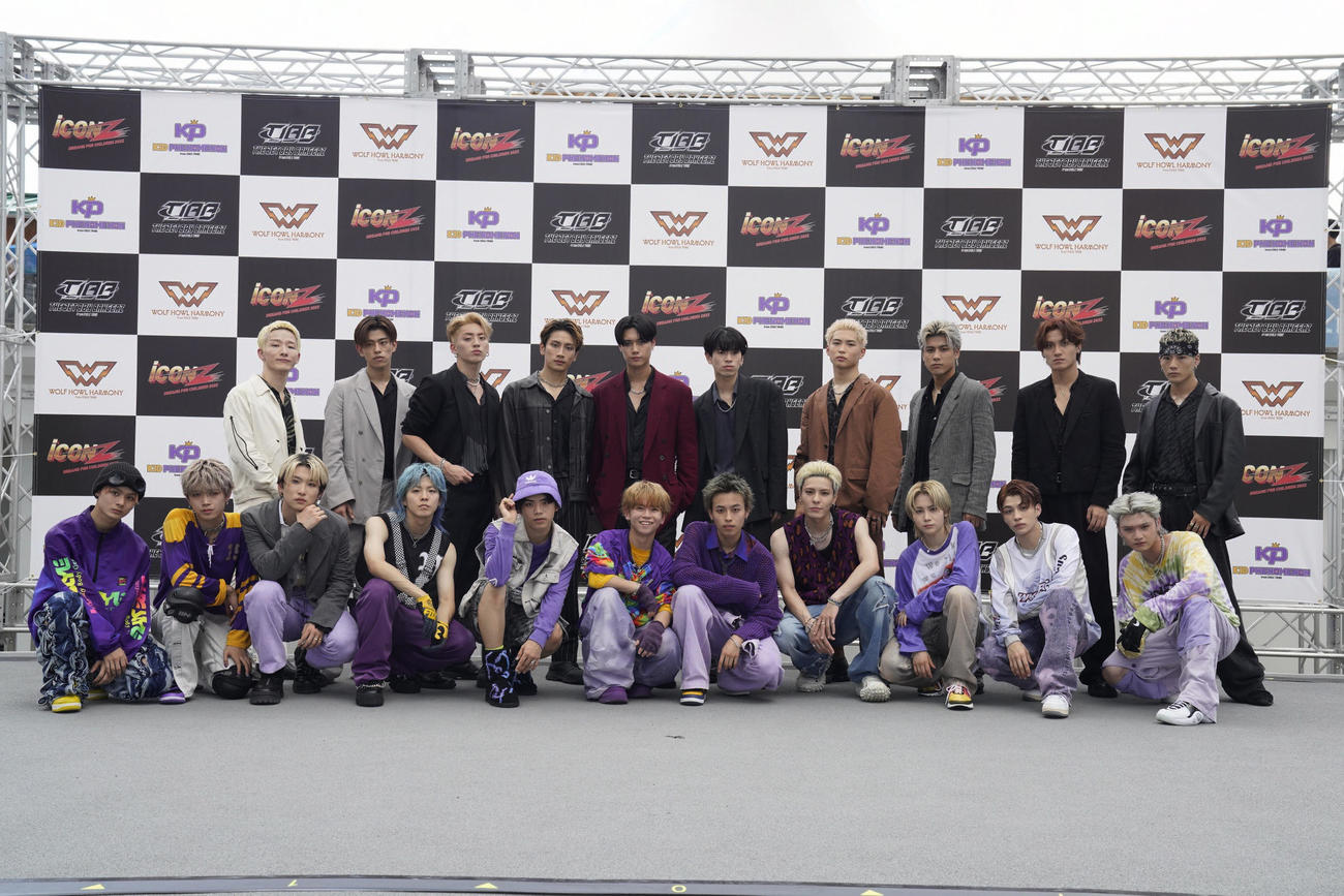 メジャーデビューイベントでパフォーマンスを披露したKID PHENOMENON、THE JET BOY BANGERZ、WOLF HOWL HARMONYの3組