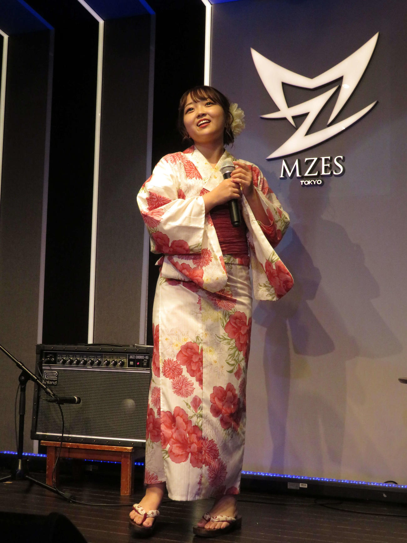 「舞乃空　ライブミーティング」で大先輩・松田聖子の「夏の扉」を歌う舞乃空（撮影・村上幸将）