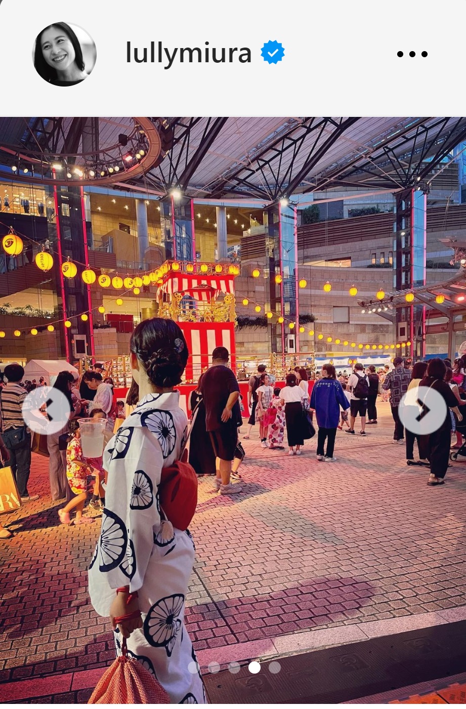 祭りを楽しむ三浦瑠麗氏（三浦瑠麗氏のインスタグラムから）