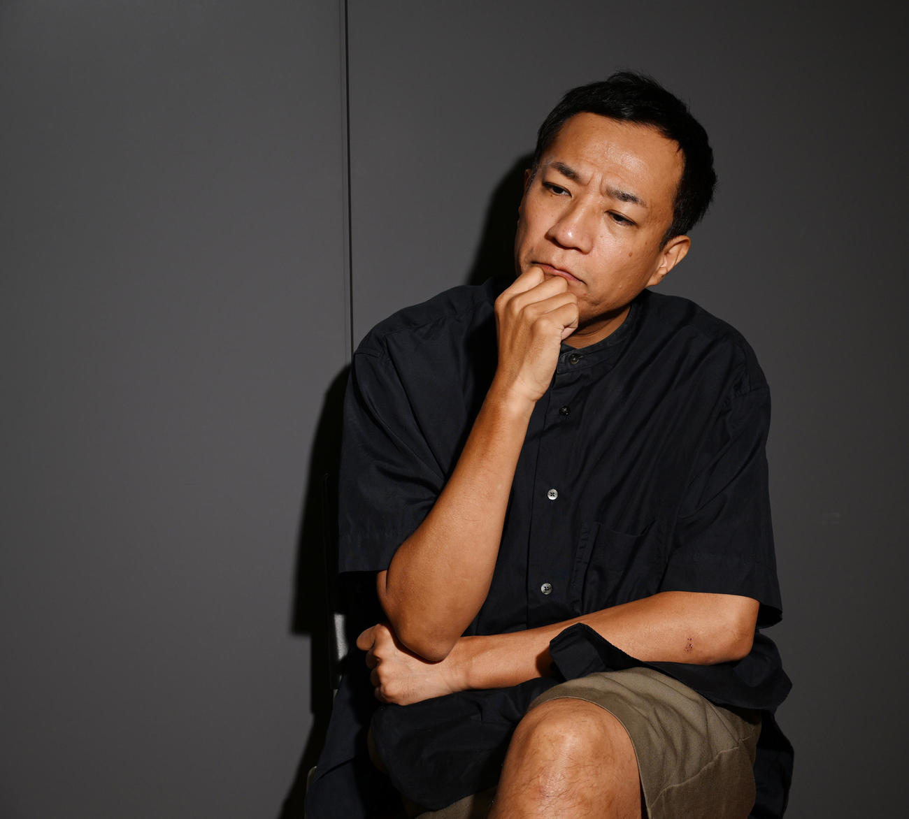 映画監督に挑戦するナイツ塙宣之（撮影・滝沢徹郎）