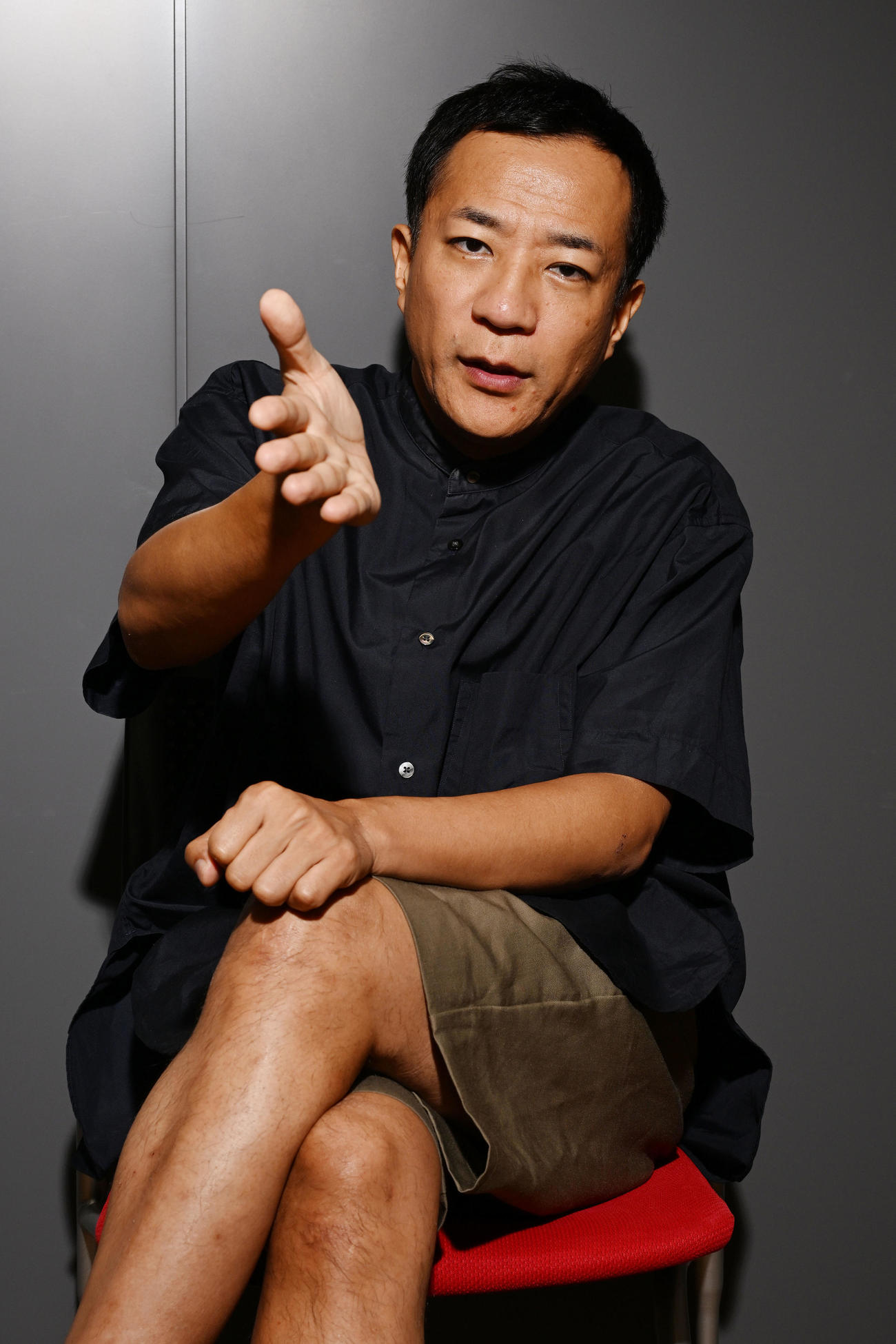 映画監督に挑戦するナイツ塙宣之（撮影・滝沢徹郎）