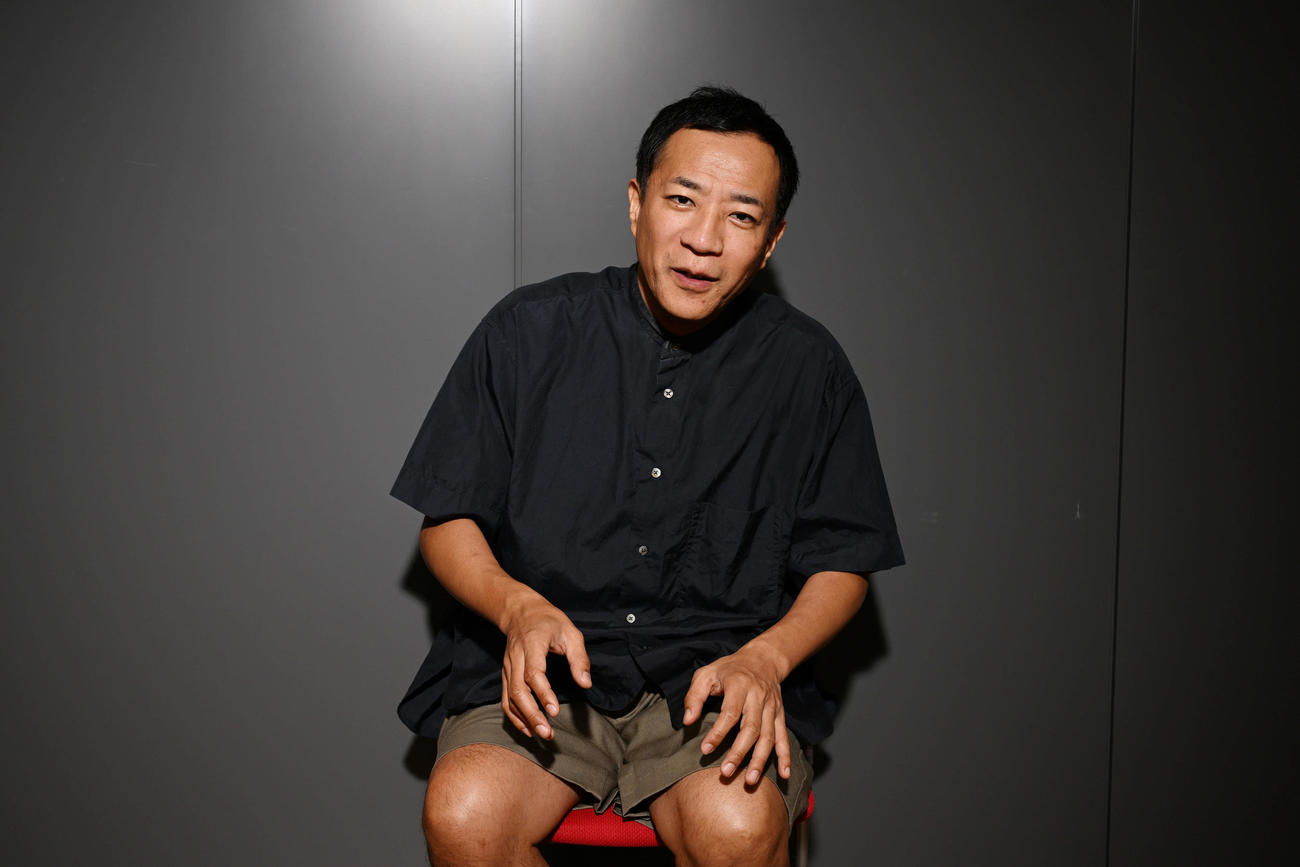 映画監督に挑戦するナイツ塙宣之（撮影・滝沢徹郎）
