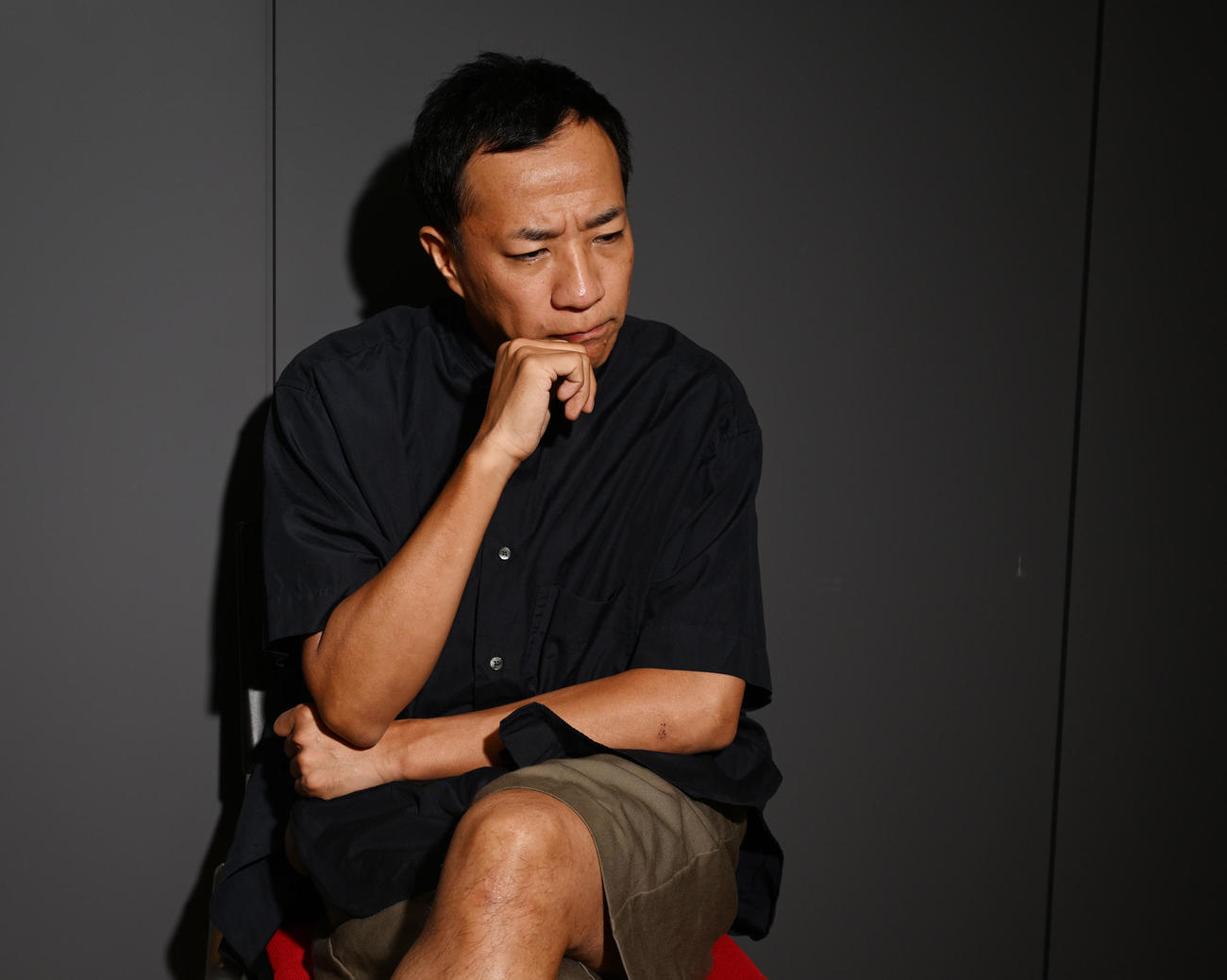 映画監督に挑戦するナイツ塙宣之（撮影・滝沢徹郎）