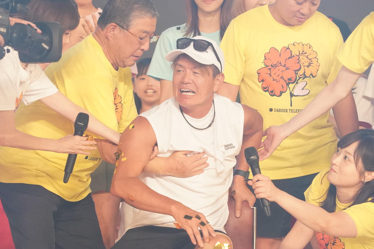 24時間テレビのチャリティーランナーで102.3キロを走りきったヒロミ（C）NTV