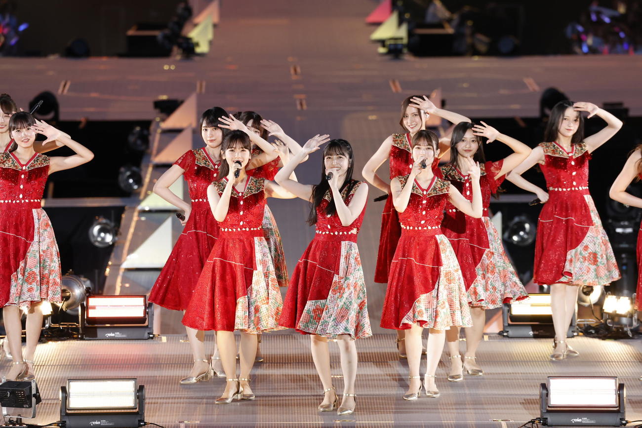 「真夏の全国ツアー2023」千秋楽でパフォーマンスする乃木坂46
