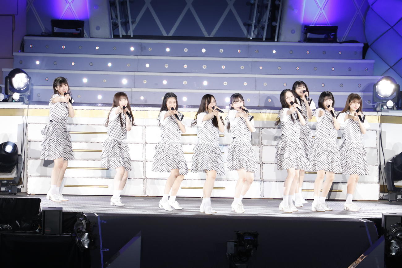 「真夏の全国ツアー2023」千秋楽でパフォーマンスする乃木坂46の5期生