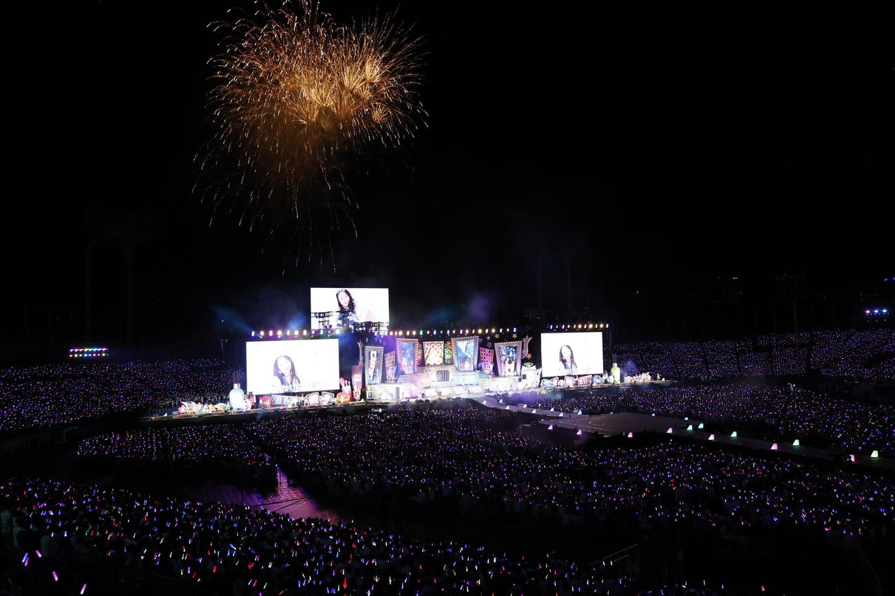 乃木坂46「真夏の全国ツアー2023」千秋楽で神宮の夜空に花火が上がった