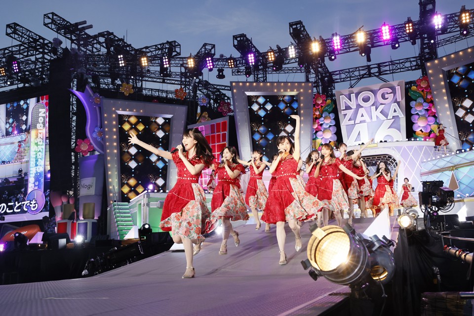 「真夏の全国ツアー2023」千秋楽でパフォーマンスする乃木坂46