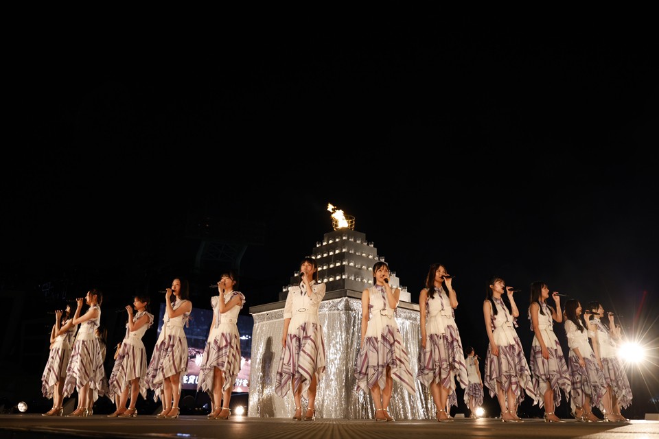 「真夏の全国ツアー2023」千秋楽でパフォーマンスする乃木坂46
