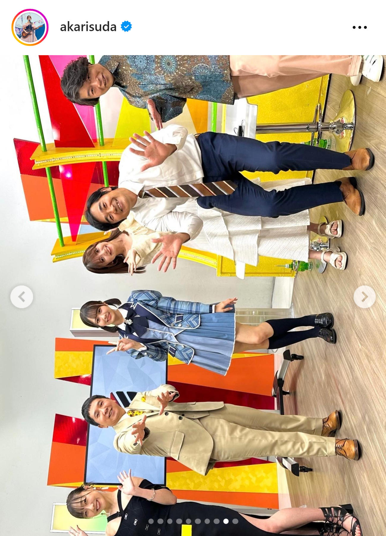 熱闘Mリーグの出演者と写真に納まる須田亜香里（須田亜香里のインスタグラムから）