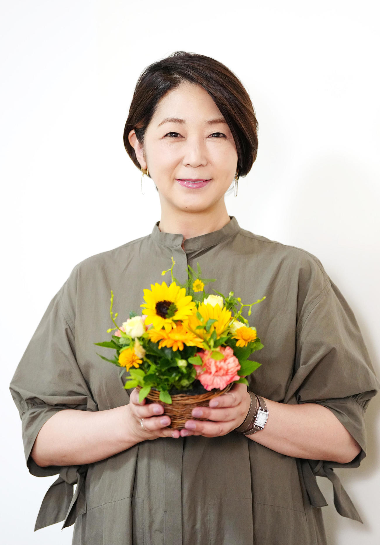本紙インタビューに応じ、写真に納まるフリーアナウンサーの中井美穂氏（撮影・江口和貴）