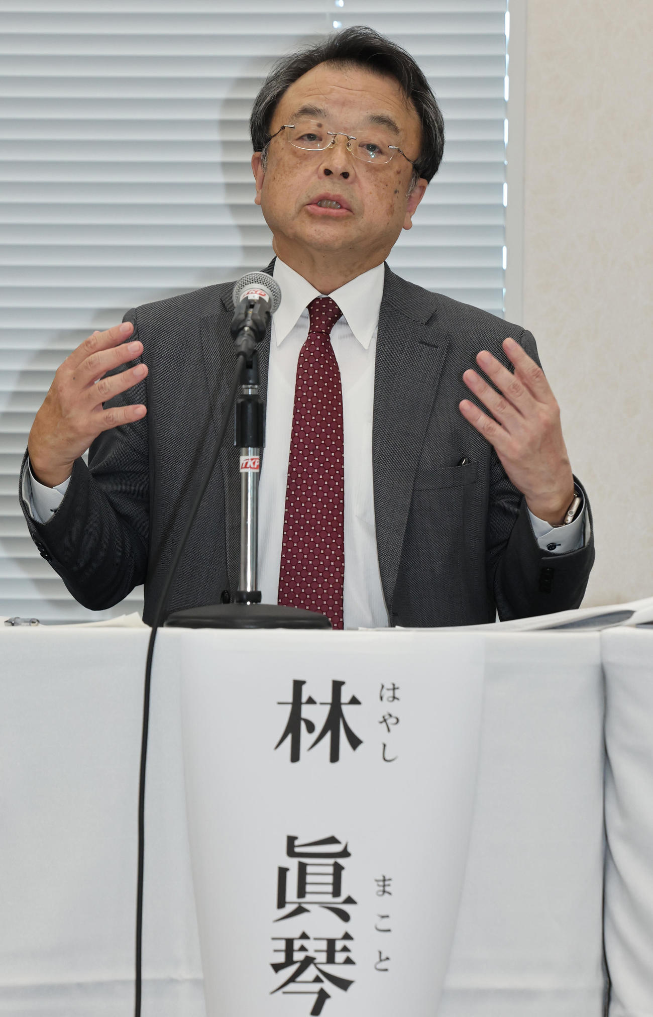 ジャニーズ事務所問題について会見する再発防止特別チームの林真琴氏（撮影・野上伸悟）