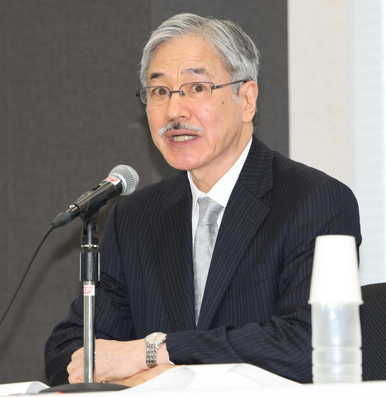 ジャニーズ事務所問題について会見する再発防止特別チームの飛鳥井望氏（撮影・野上伸悟）
