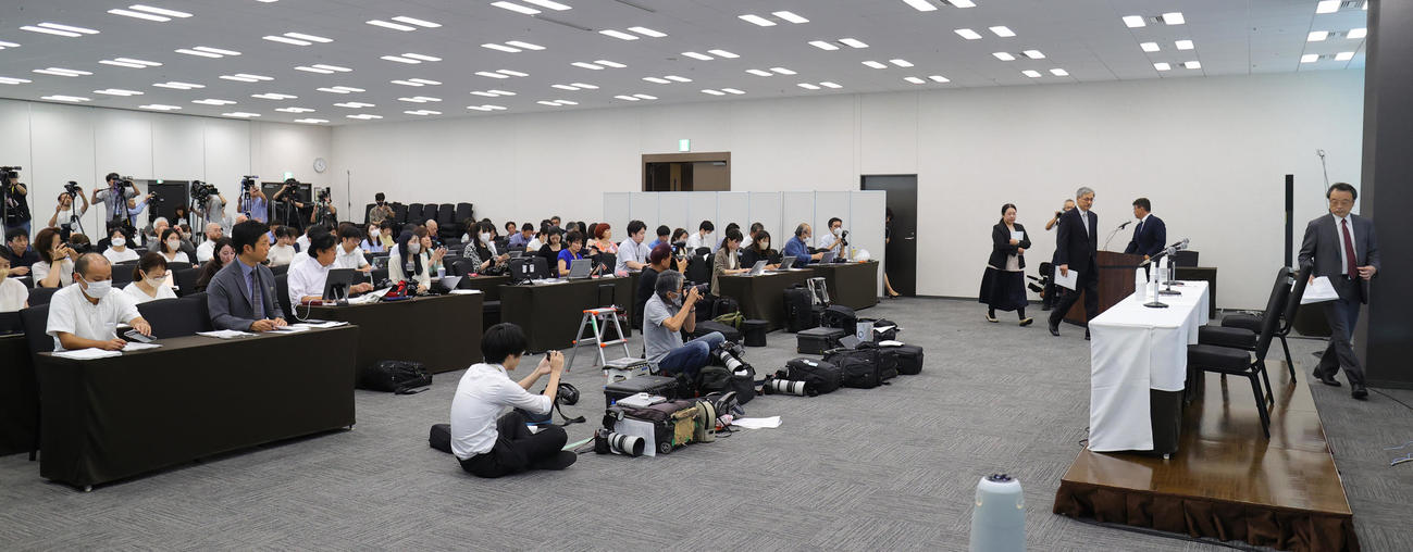 ジャニーズ事務所問題についての再発防止特別チームの会見には多くの報道陣が集まった（撮影・野上伸悟）
