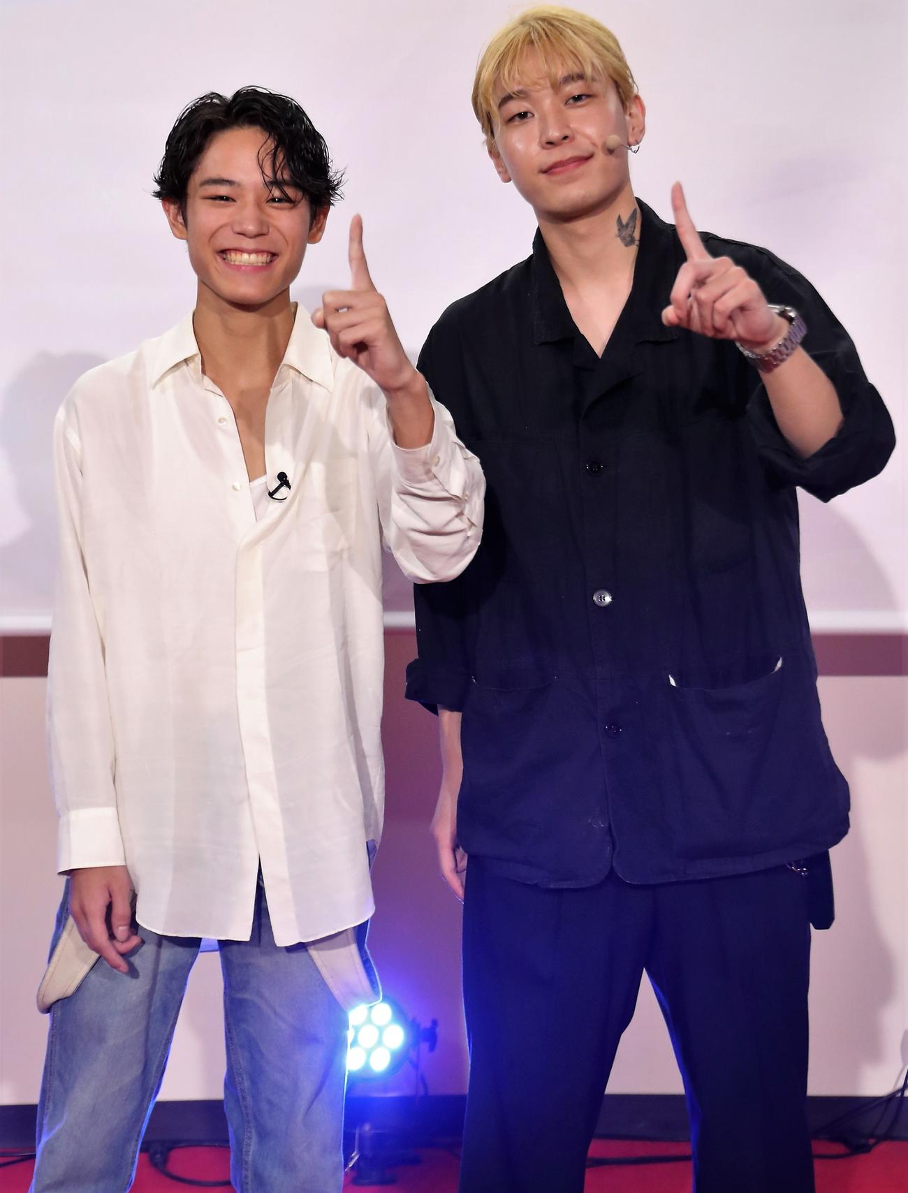 「ムル男コンテスト2023」でグランプリに輝いた岡田玲明さん（左）と岡本彗さん