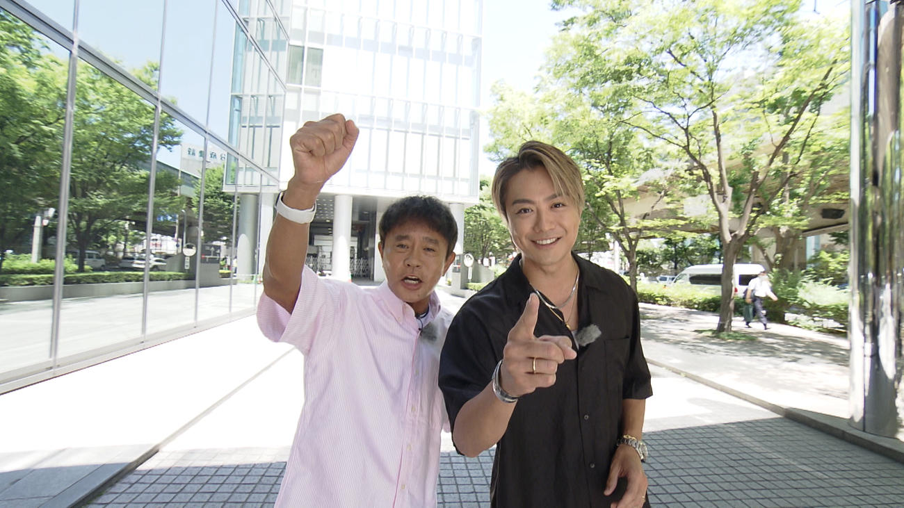 ダウンタウン浜田雅功（左）と街ブラするEXILE TAKAHIRO
