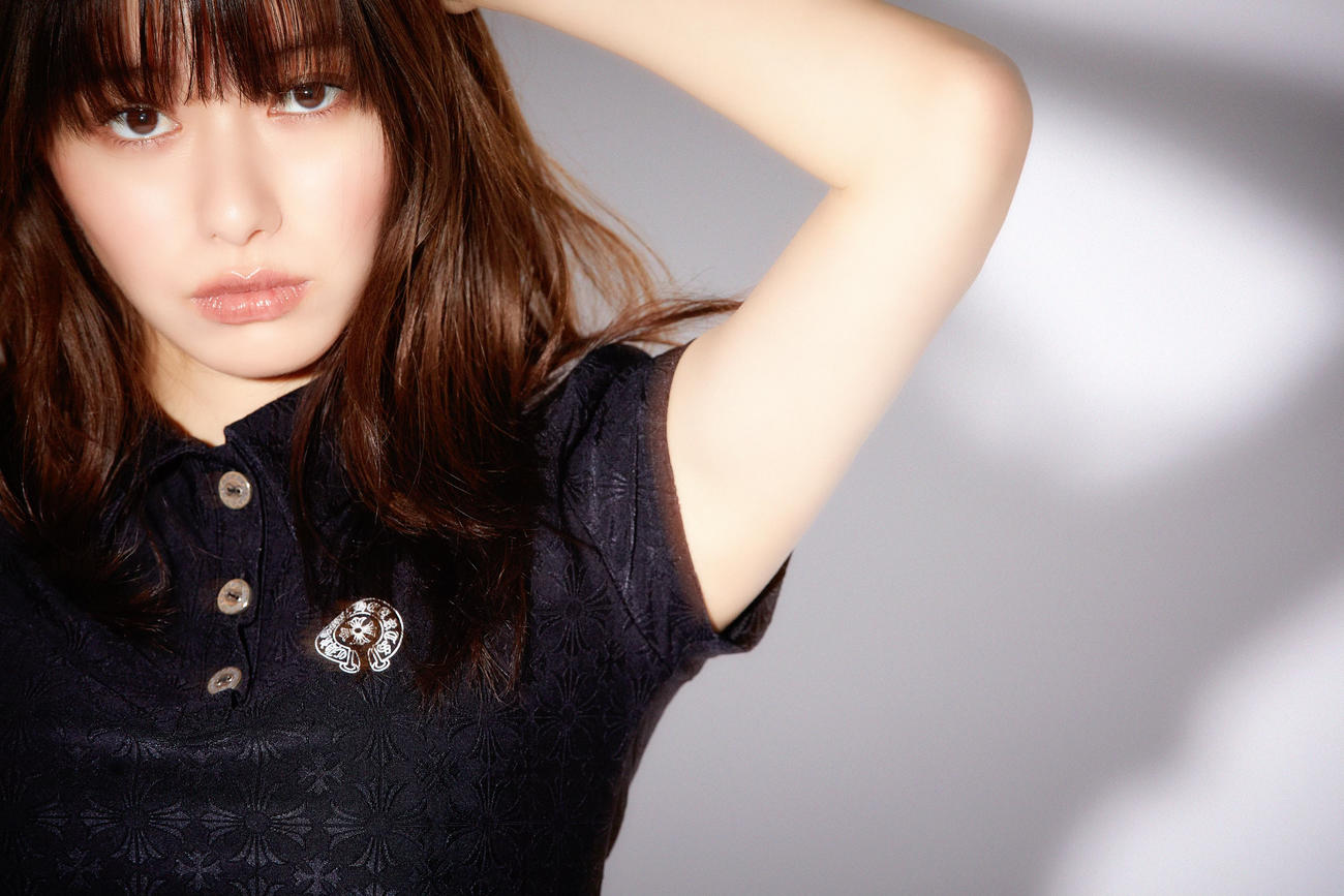 「Bailar山本舞香1stフォト＆スタイルブック」より