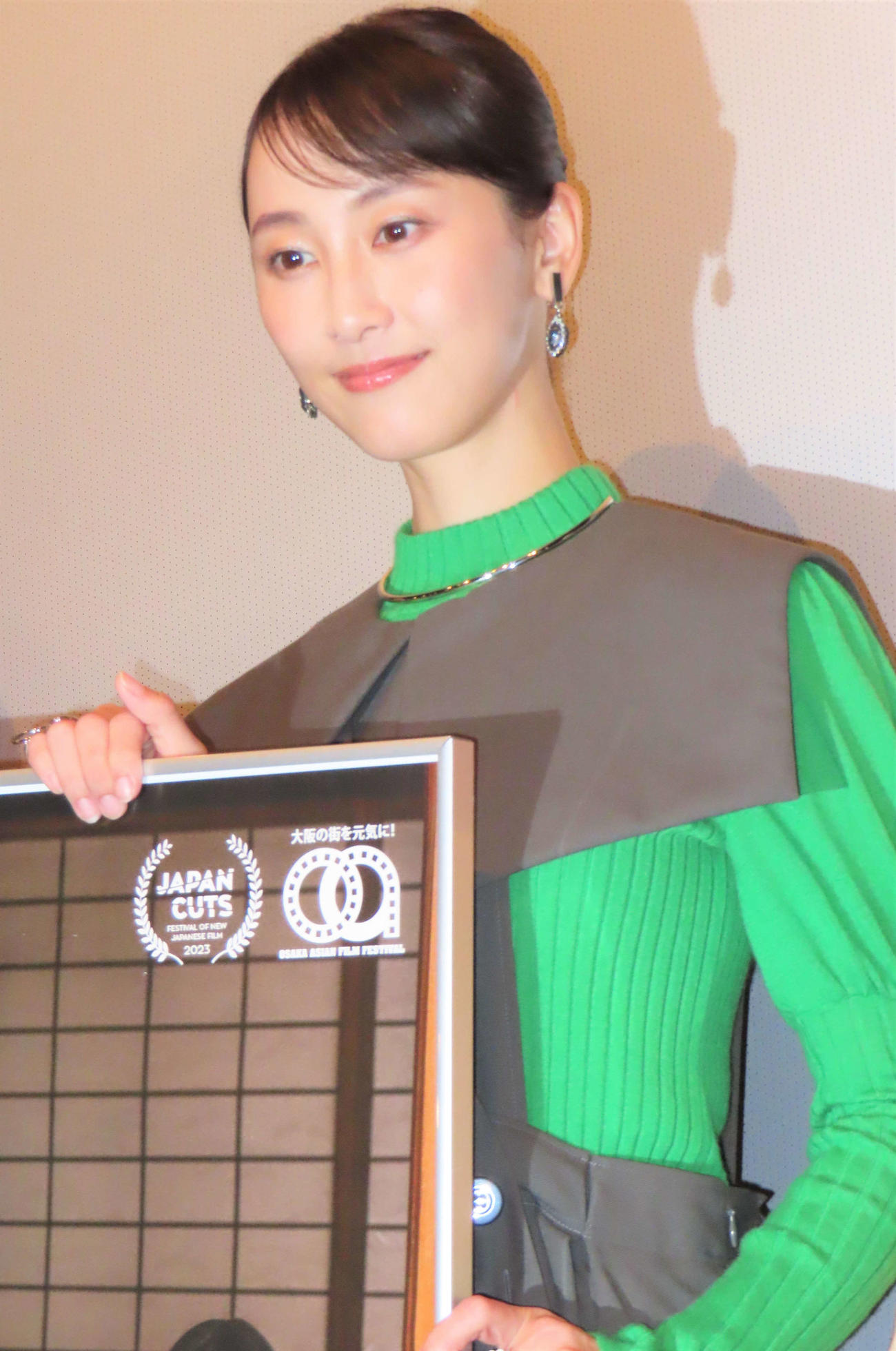 映画「緑のざわめき」初日舞台あいさつに出席した松井玲奈
