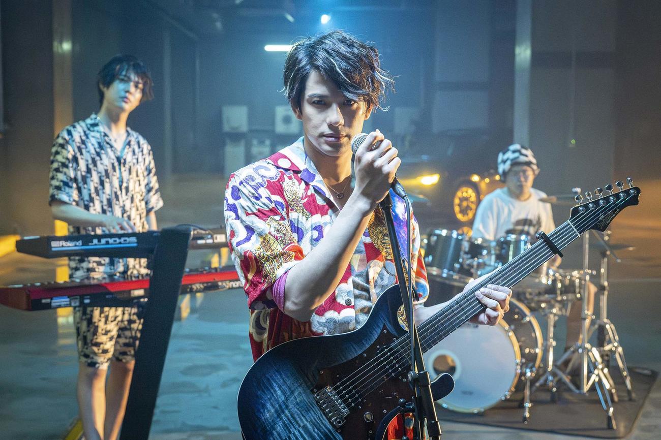 「パリピ孔明」に出演する森崎ウィン（C）フジテレビ