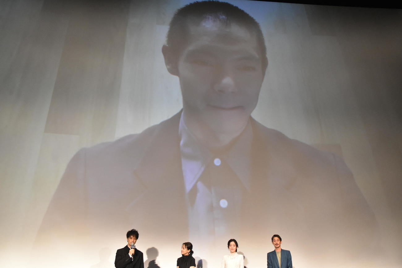 映画「スイート・マイホーム」公開記念舞台あいさつにリモート出演した窪田正孝