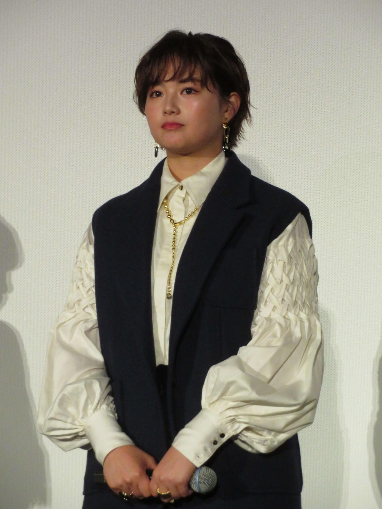 映画「夜が明けたら、いちばんに君に会いにいく」公開記念舞台あいさつに登壇した箭内夢菜（撮影・村上幸将）