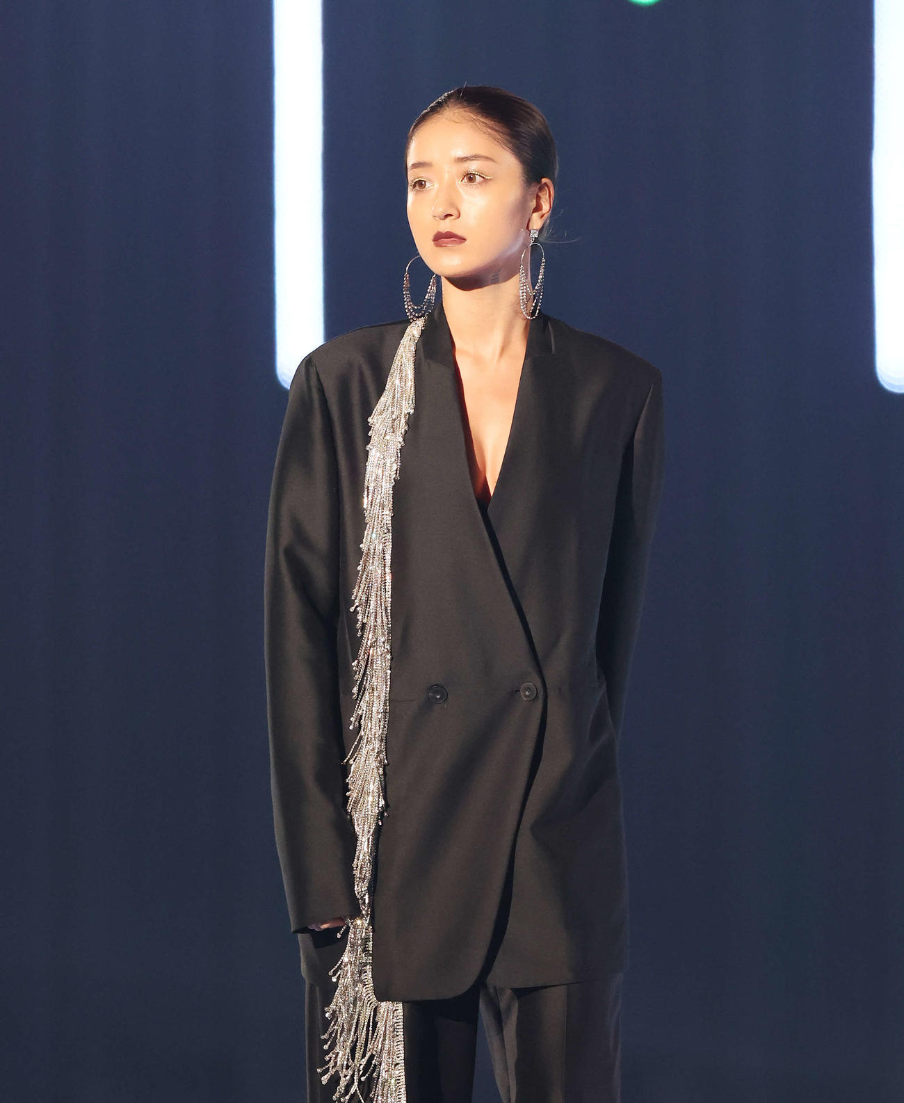 ランウエーでポーズを決める池田美優（撮影・宮地輝）