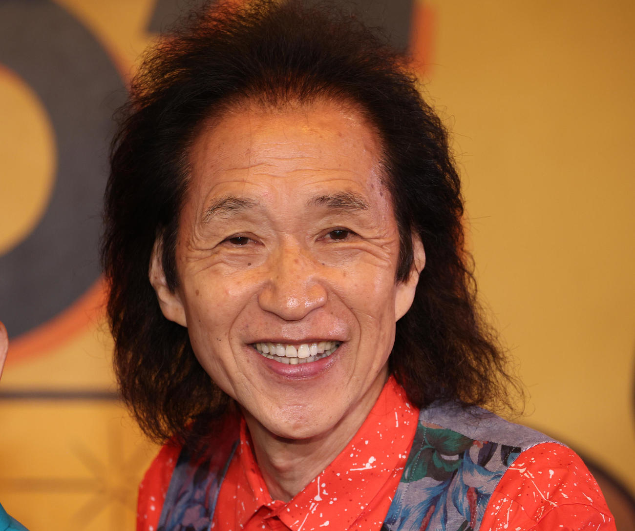 昭和歌謡音楽時代のステージを繰り広げた夏木ゆたか（撮影・中島郁夫）