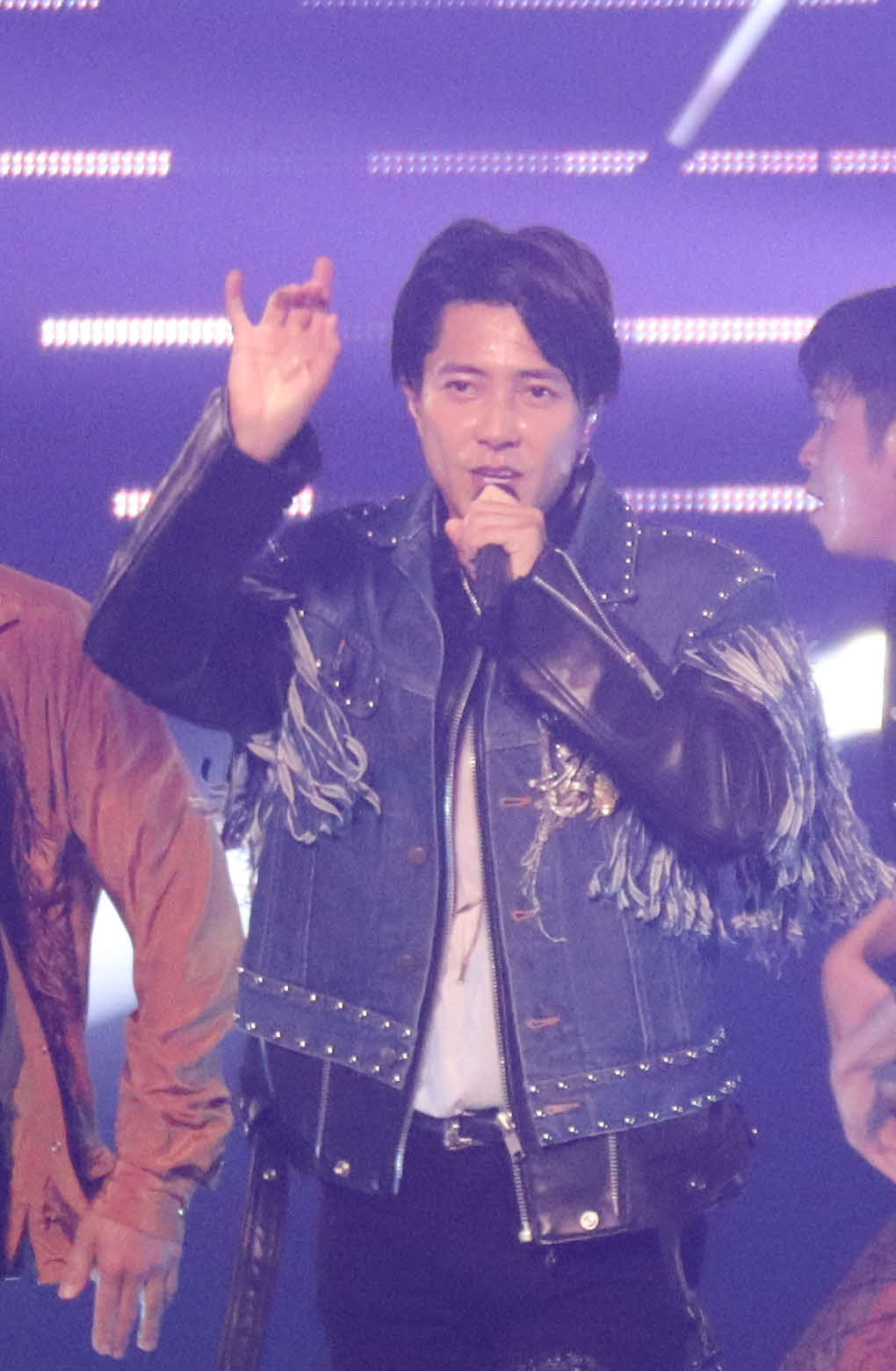 アリーナツアー「Sweet Vision」で歌う山下智久（撮影・小林千穂）