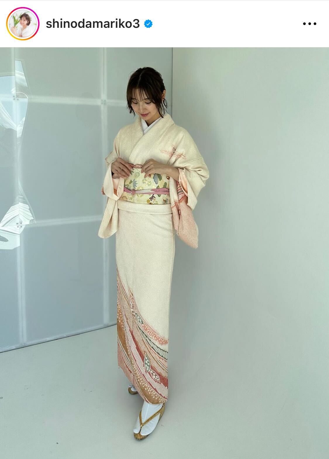 「夏の思い出」を投稿した篠田麻里子（篠田麻里子のインスタグラムから）