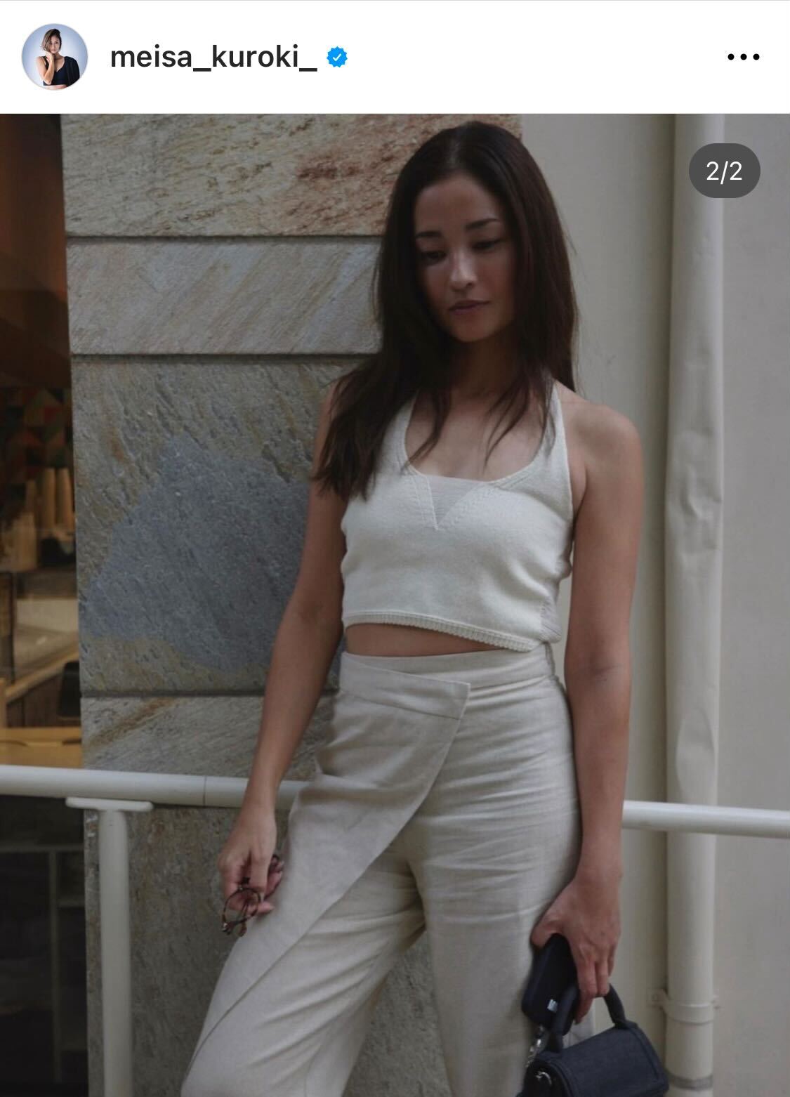 おなかをチラリと見せた白コーデの黒木メイサ（黒木メイサのインスタグラムから）
