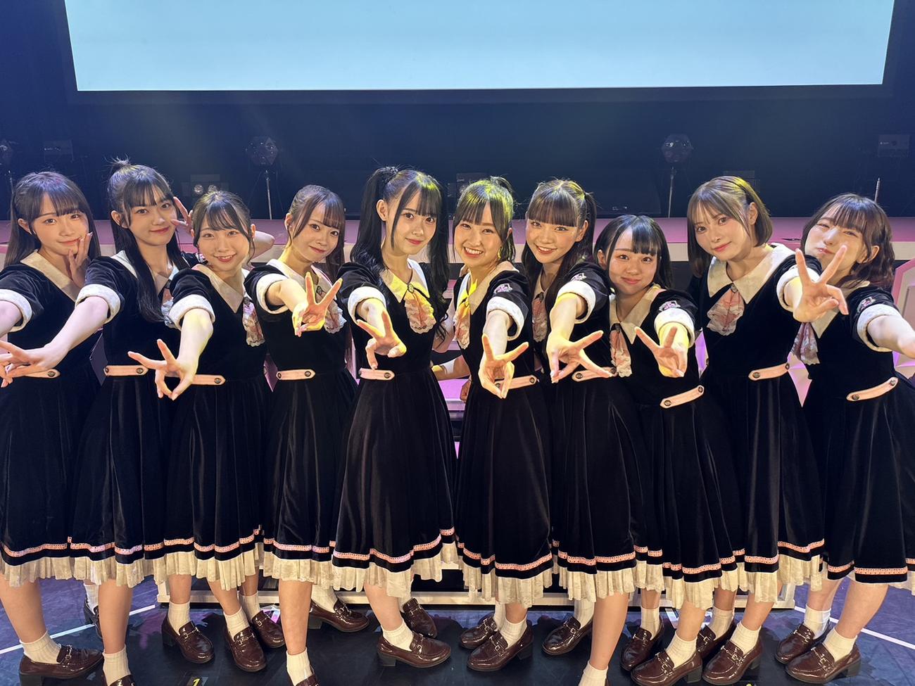 デビュー1周年記念ライブで今冬のメジャーデビューを発表した10人組アイドルグループ「高嶺のなでしこ」