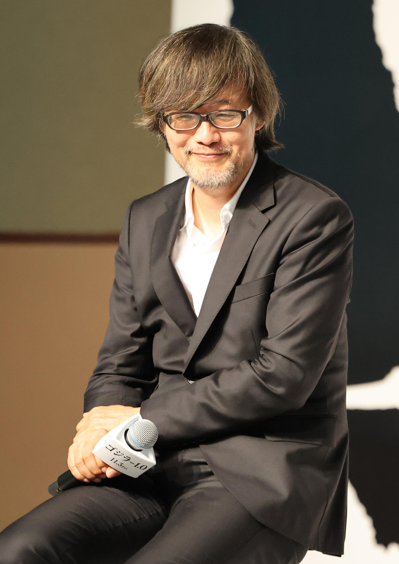 ゴジラ70周年記念作品「ゴジラ－1.0」の完成報告会見に登場した山崎貴監督（撮影・野上伸悟）