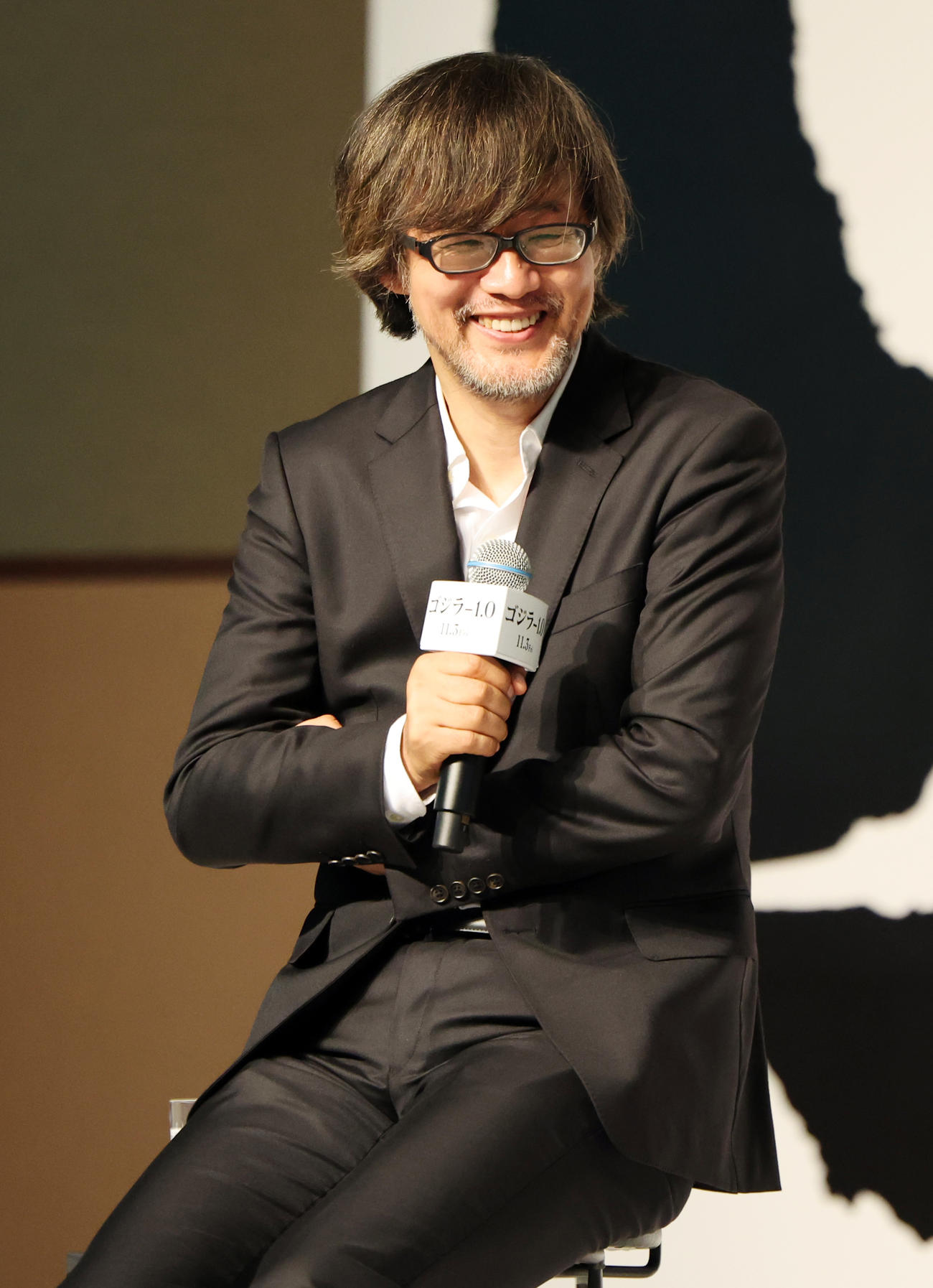 ゴジラ70周年記念作品「ゴジラ－1.0」の完成報告会見に登場した山崎貴監督（撮影・野上伸悟）