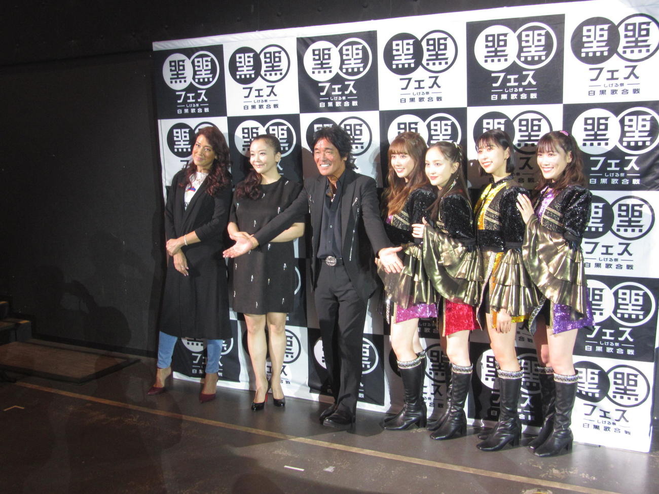 黒フェスに出演する左からLiLiCo、華原朋美、松崎しげる、ももいろクローバーZの佐々木彩夏、百田夏菜子、玉井詩織、高城れに（6日、東京・豊洲PIT）
