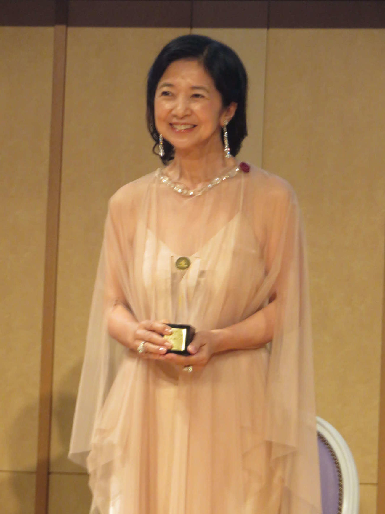 グッドエイジャー賞を受賞した宮崎美子