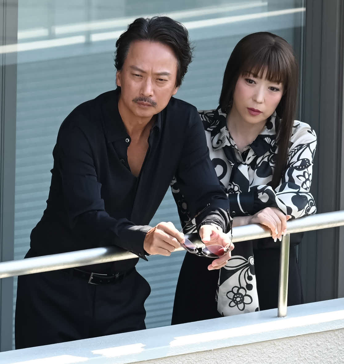 「この素晴らしき世界」に出演する椎名桔平と若村麻由美（C）フジテレビ