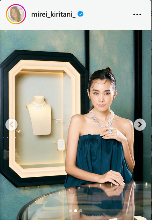 桐谷美玲、高級ジュエリーまとい肩あらわドレス姿を披露「うっとりし