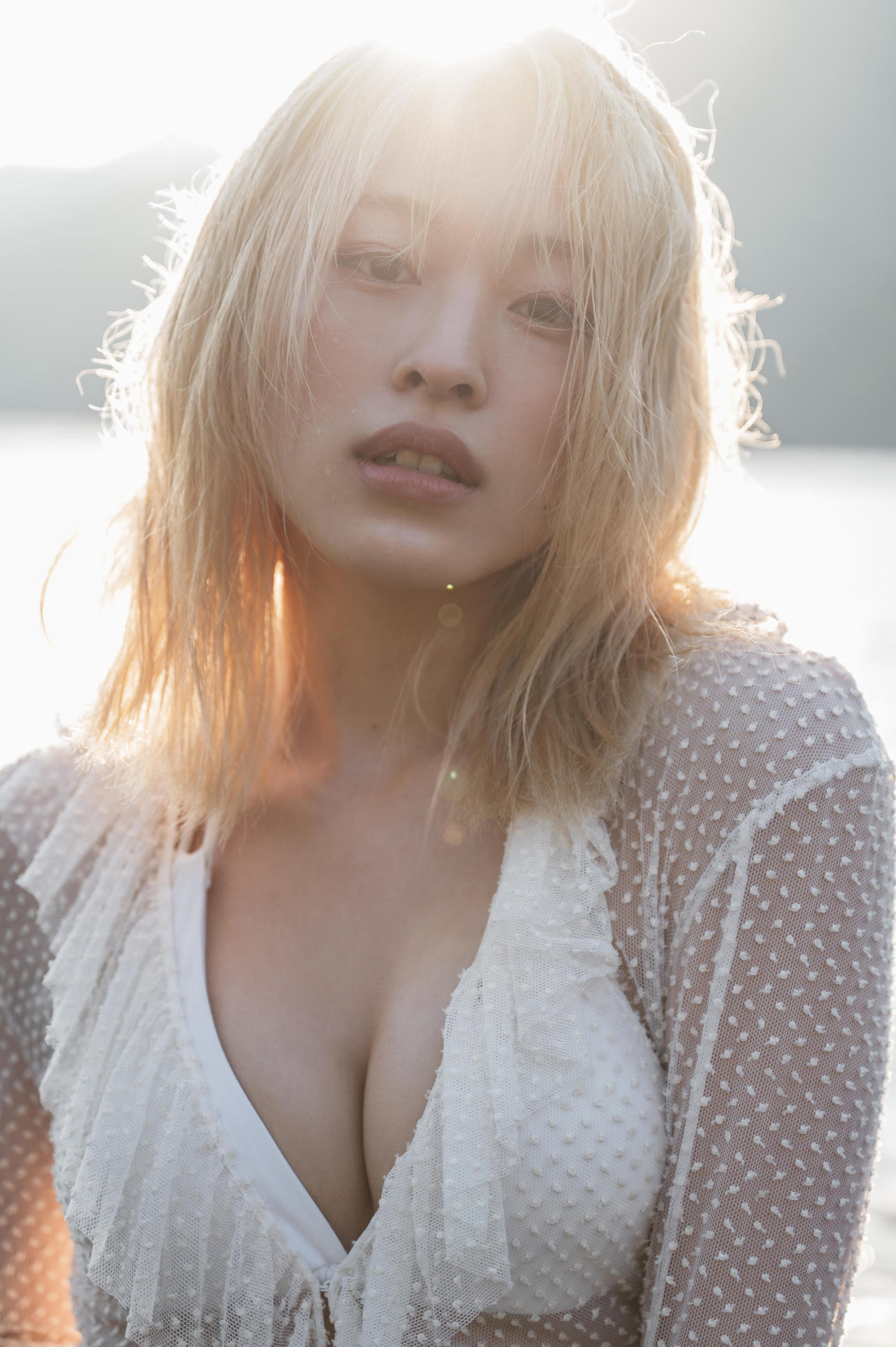 「美月　1st写真lxxe myself」の1カット＠宝島社
