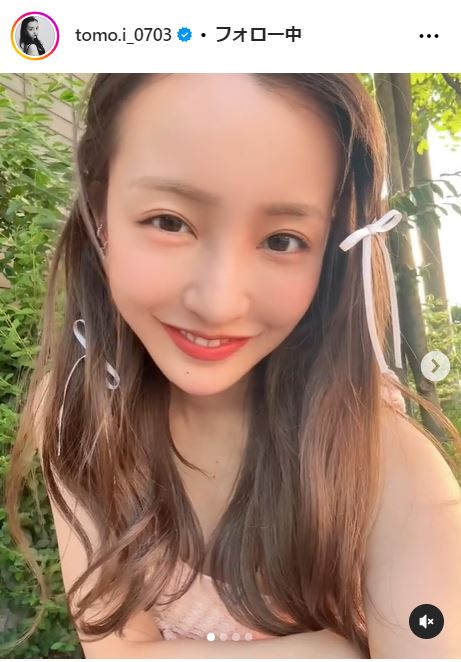 板野友美、どアップ自撮りショットに「ともちんのかわいいは人を幸せ 
